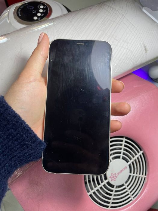 Sotiladi iphone 12/64