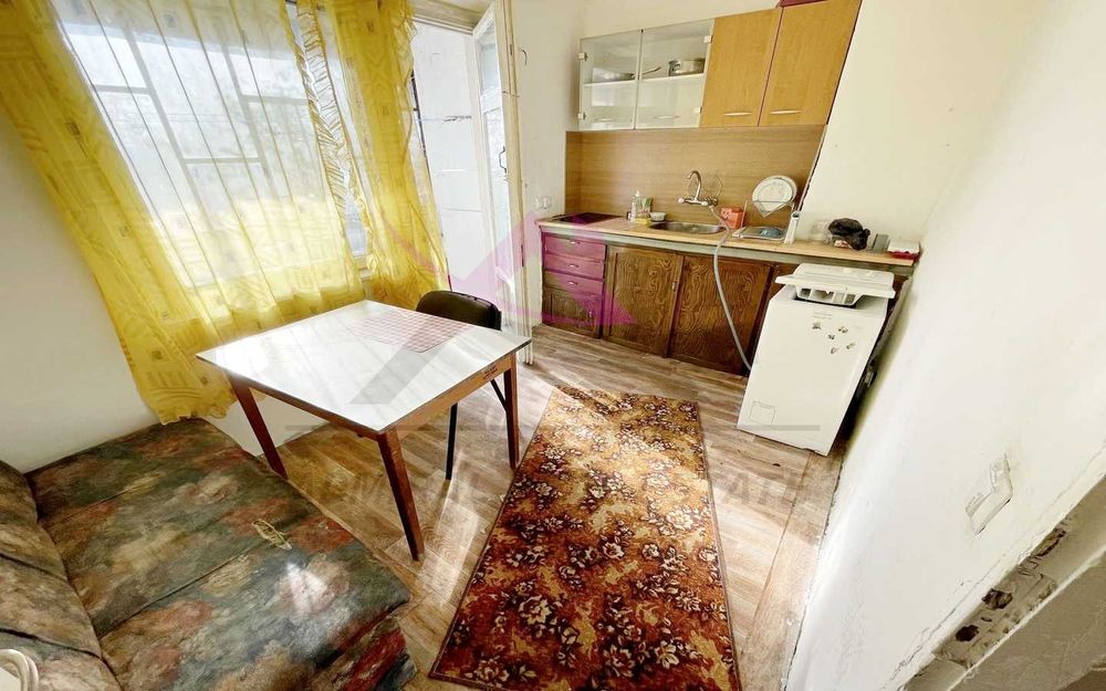 Дава се под наем Двустаен апартамент в Варна, Кайсиева градина - 78 кв.м за 256 € - Снимка #1