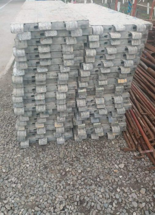 Podine și schela