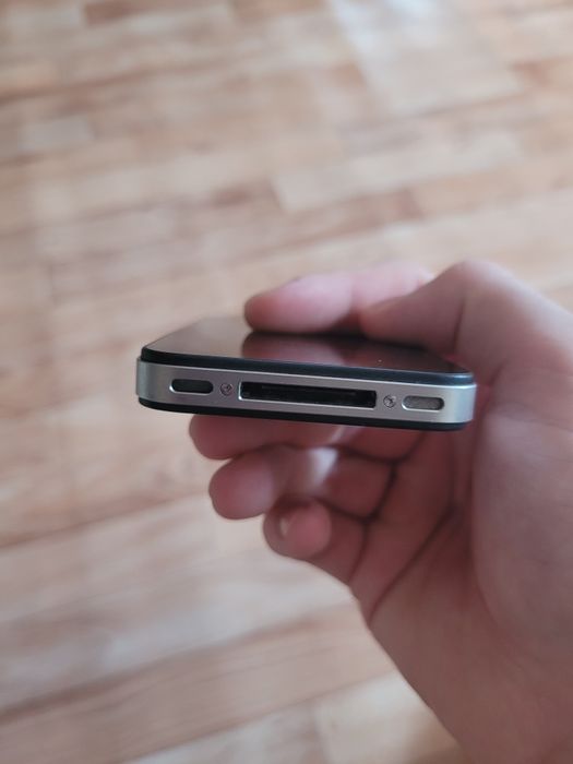 Apple iPhone 4 Черный