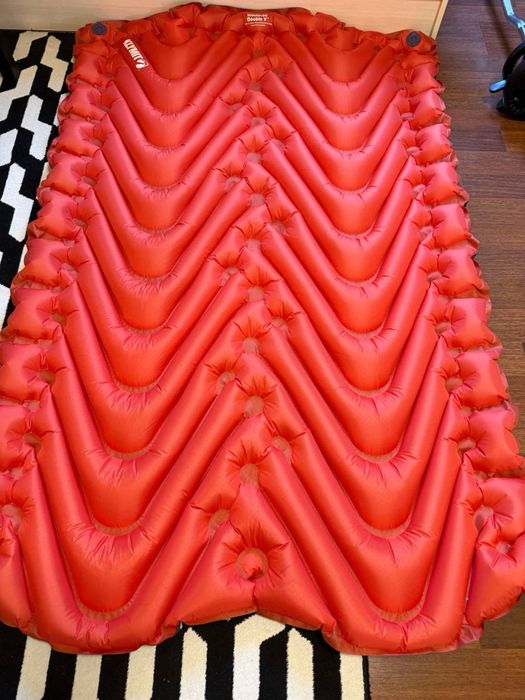 Двойно надуваемо шалте Klymit Insulated Double V (изолирано)