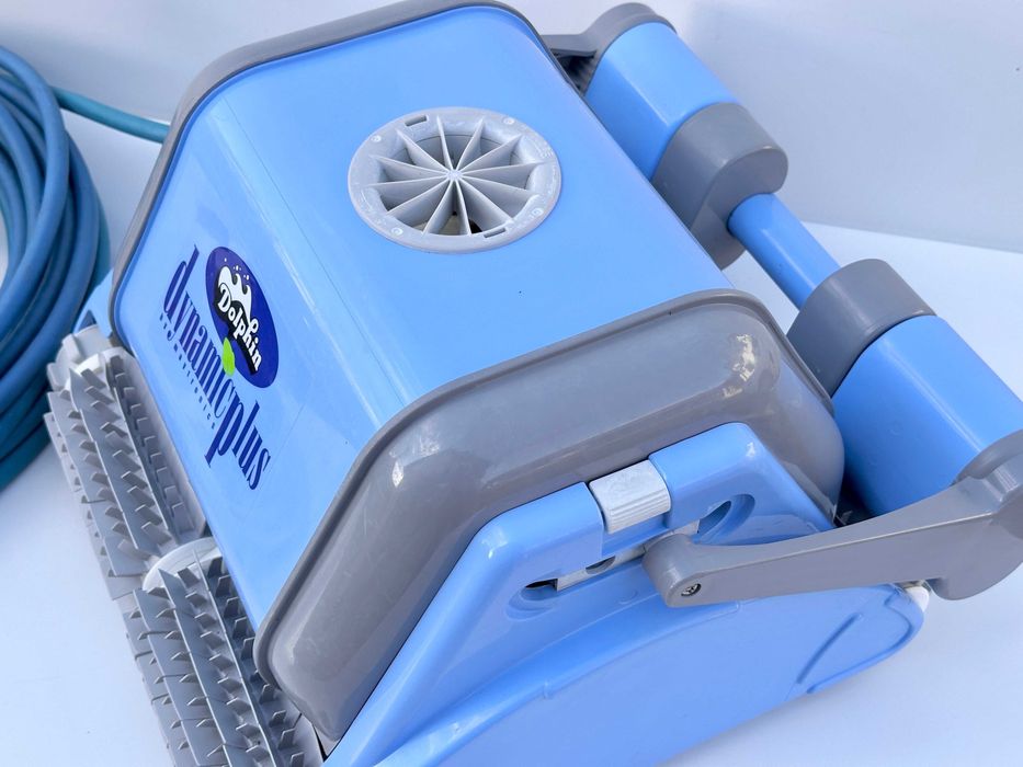 Robot curatare piscina Dolphin Dynamic Plus