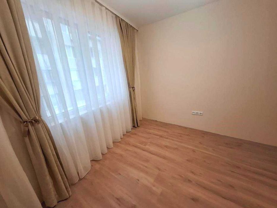 Продава се Тристаен апартамент в Варна, Център - 101 кв.м за 2080 €/кв.м - Снимка #12