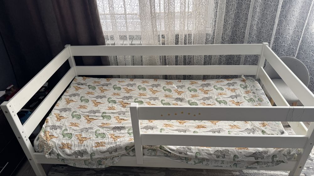 Продам детскую кровать 160х80