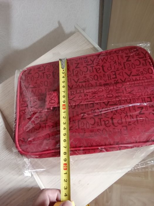 Косметичка. квадратный кейс