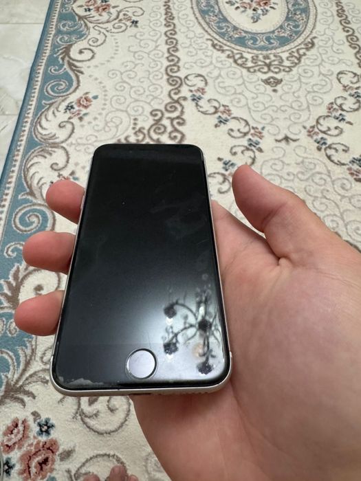 Iphone SE 76емкость