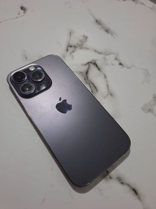 Продаю Айфон 14про