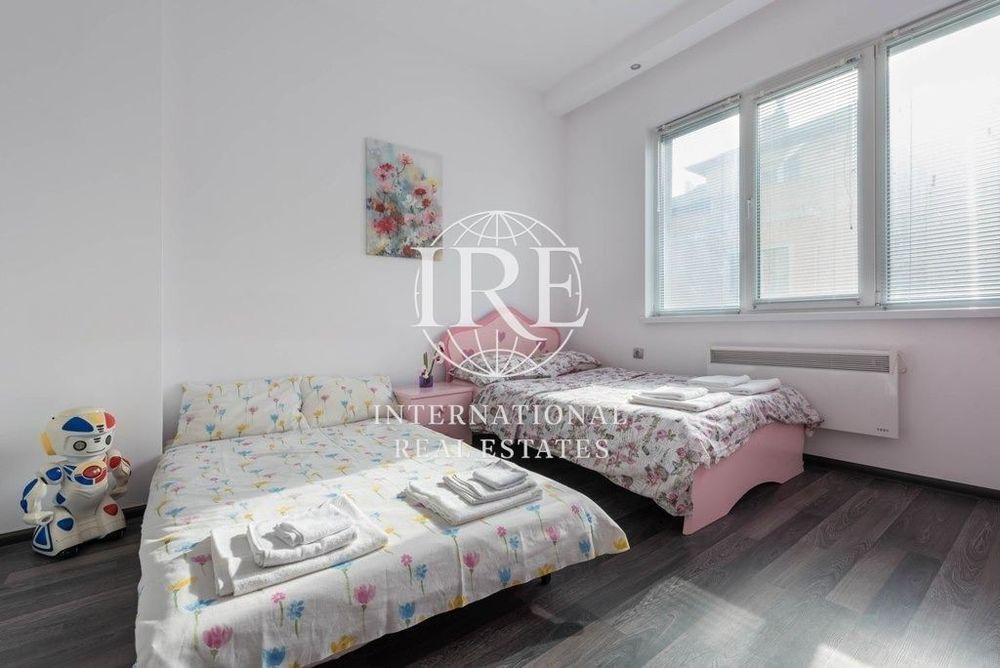 Дава се под наем Тристаен апартамент в Варна, Център - 110 кв.м за 897.6 € - Снимка #11