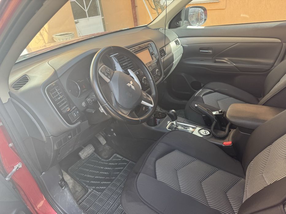 Mitsubishi Outlander 2016