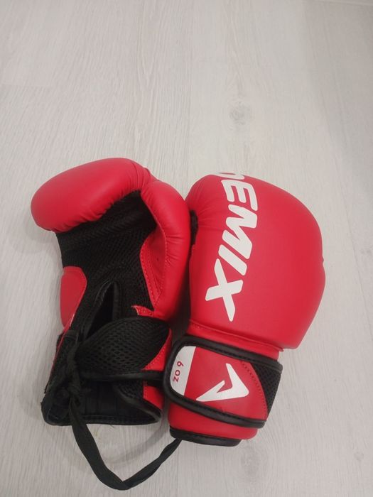 Боксерские перчатки