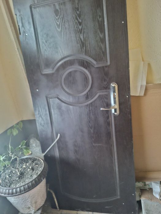 Temir eshik srochniy sotiladi quluf kalitlari bilan