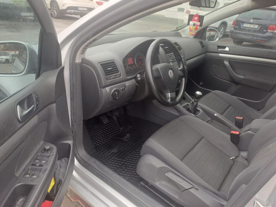 Volkswagen golf 5 an 2008 dizell 1.9tdi km 245 mi in crestere