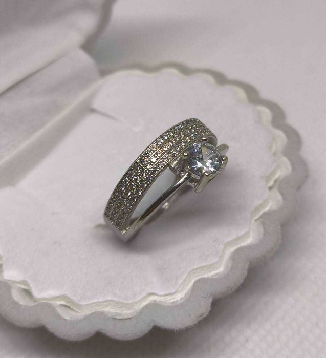 Сребърен пръстен с фианити – проба 925, нов, размер 17