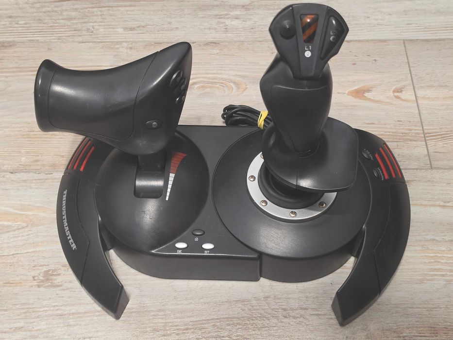 Controller zbor Thrustmaster T-Flight Hotas X V2  pentru PC sau PS3