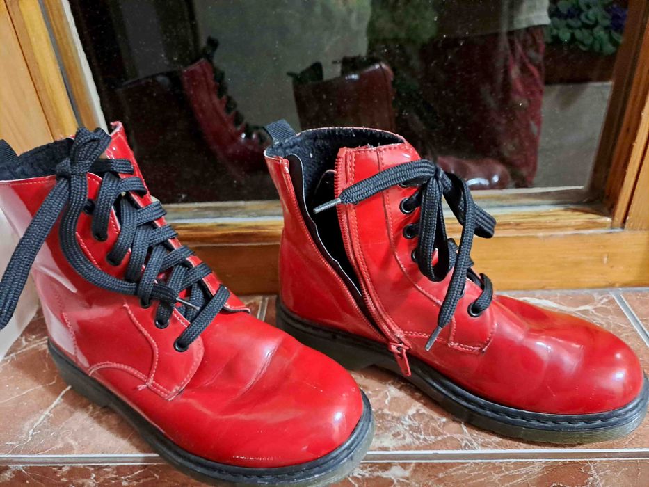 Ghete de iarna imblanite pentru fete