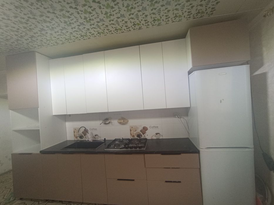 Срочно продам кухоный гарнетур