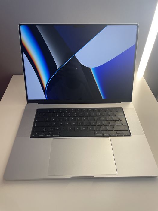 КАТО НОВ Apple Macbook Pro 16” M1 Pro Silver 512GB + Подарък