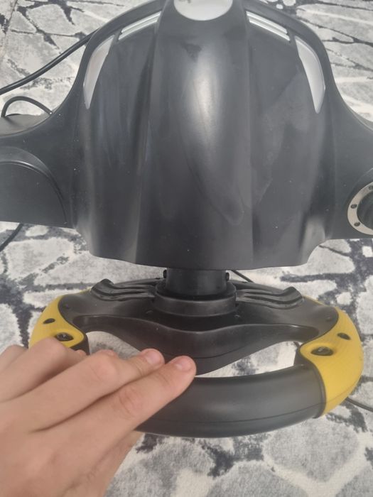 Vând volan cu pedale myria