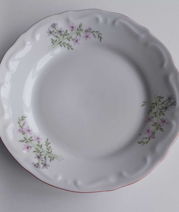 Порцеланови чинии