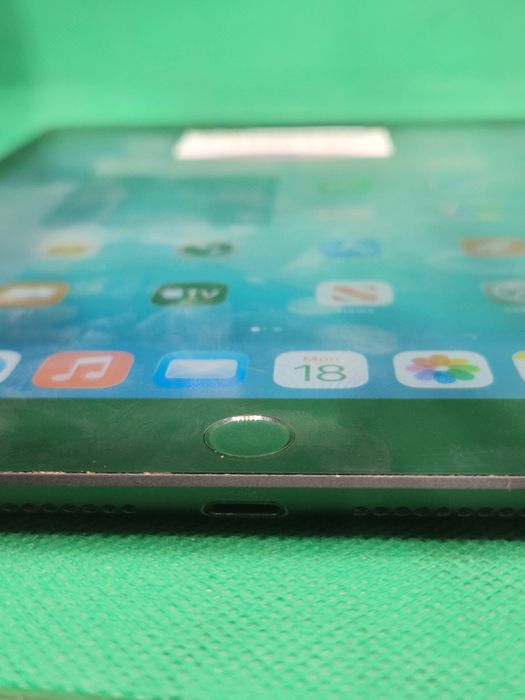 Ipad 9 wifi 256gb 82% bat•Amanet Lazar Crangasi•43785