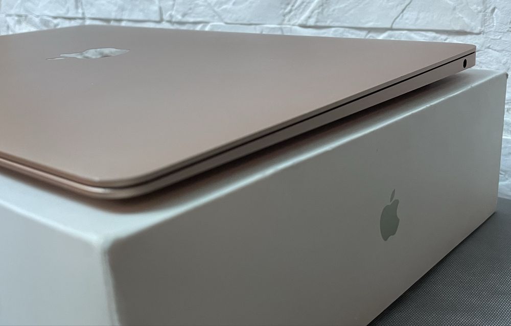 MacBook Air 13, 2019, Gold, отличное состояние.