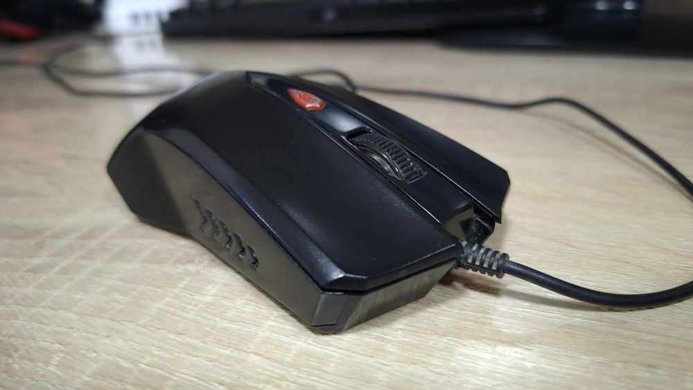 Продам мышь игровую