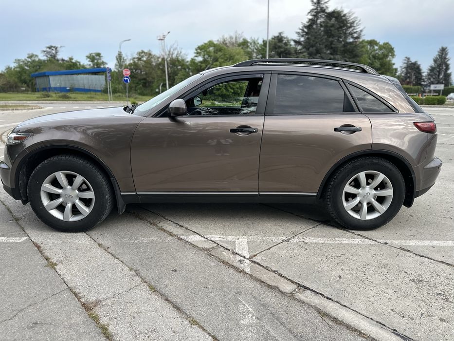 Продавам INFINITI FX 35