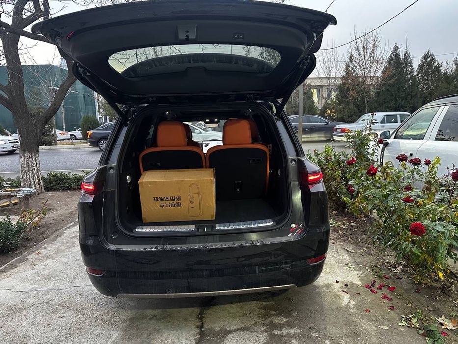 Lixiang Li 9 ultra restayling 2025