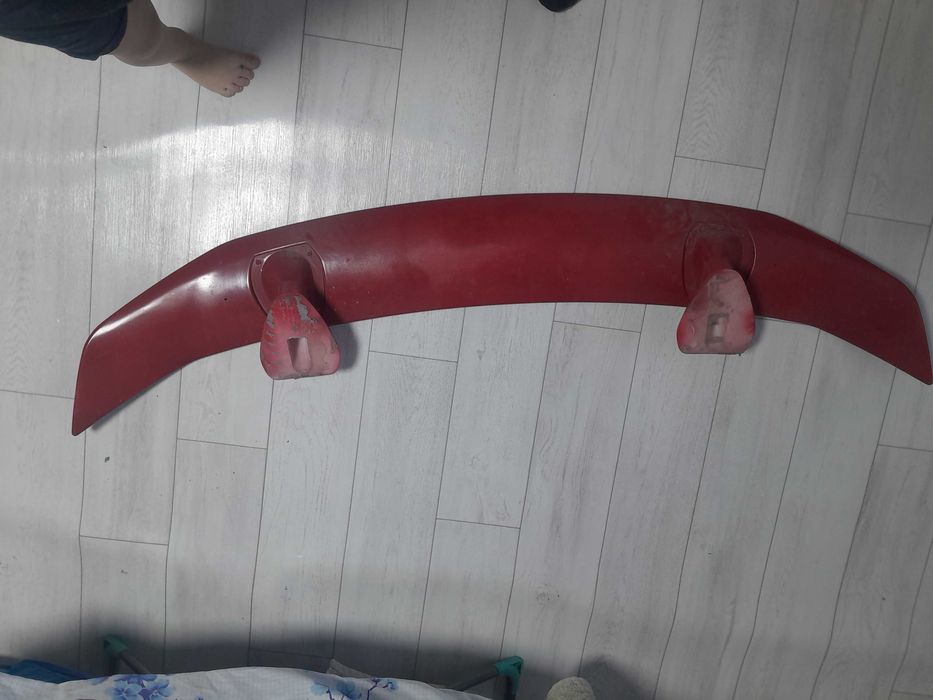 Продам спойлер крашеный