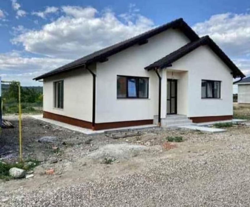 Vand case pe structura metalica 7 x 9m din panouri termoizolante