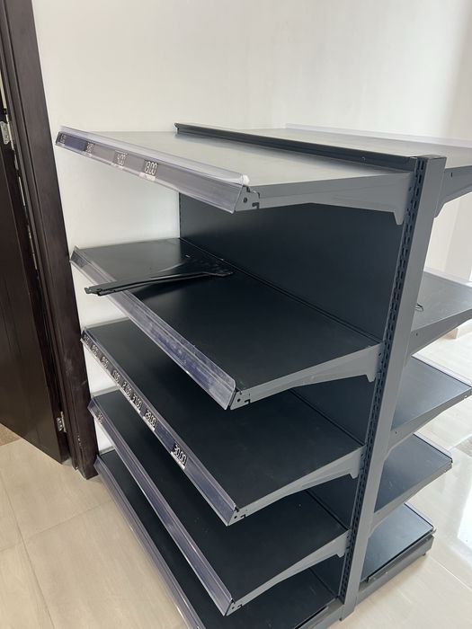 Метални рафтове-стелажи