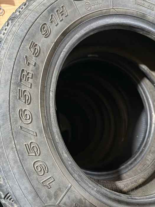 Продам шину 195/65R15
