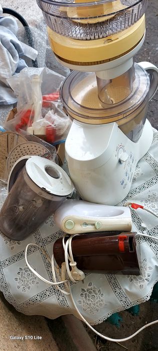 Vând robot bucătărie Siemens și mașină de tocat