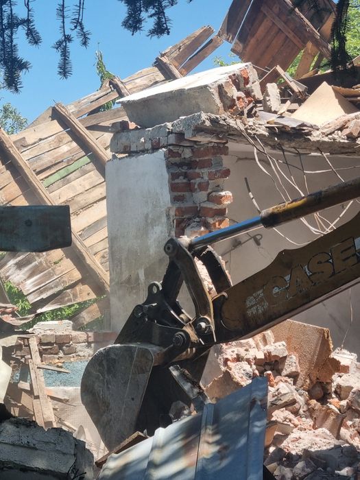 Събаряне на стари згради