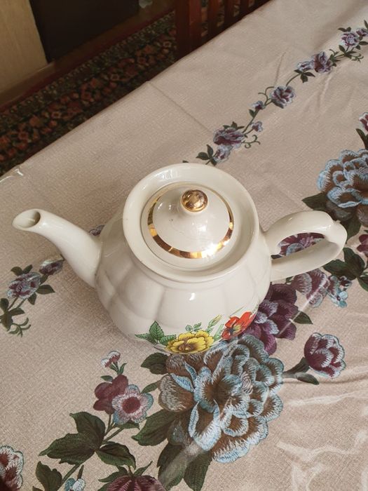 Продам Чайник Для Вашей Кухни в отличном состоянии для Декора.