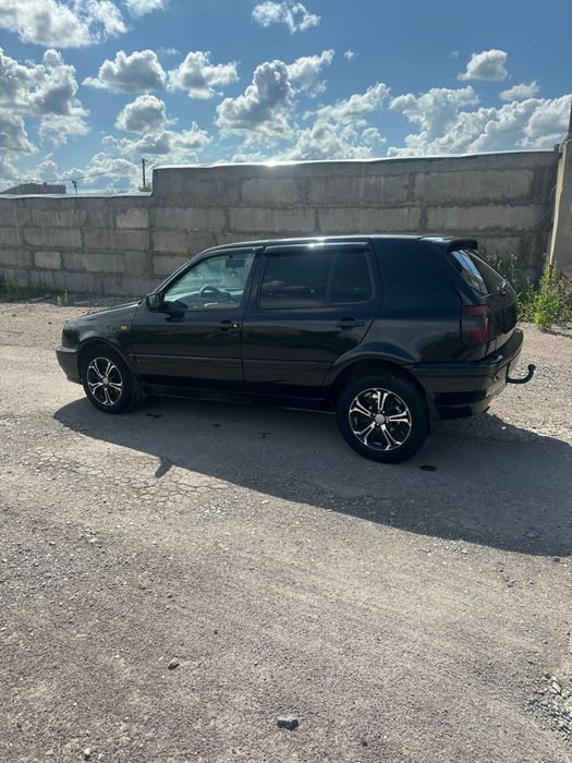 Продам машину Volkswagen golf 3