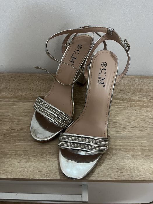 Sandale purtate cateva ore, comode