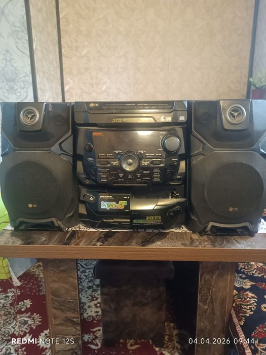 музыкальный .центр "LG"