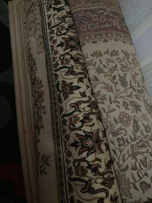 4 ta bir xil gilam yangi har bittasi 800 mingdan