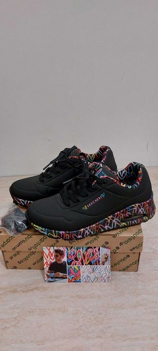 Skechers номер 36
Дамски Сникърси 
Дамски Сникърси Loving Love 36 номе