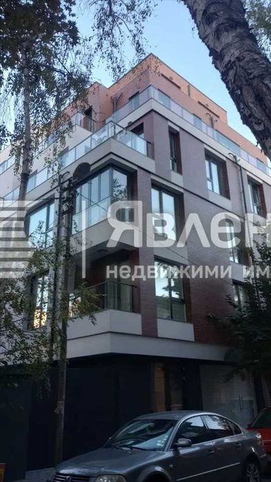 Продава се Тристаен апартамент в София, Център - 92 кв.м за 3200 €/кв.м - Снимка #2