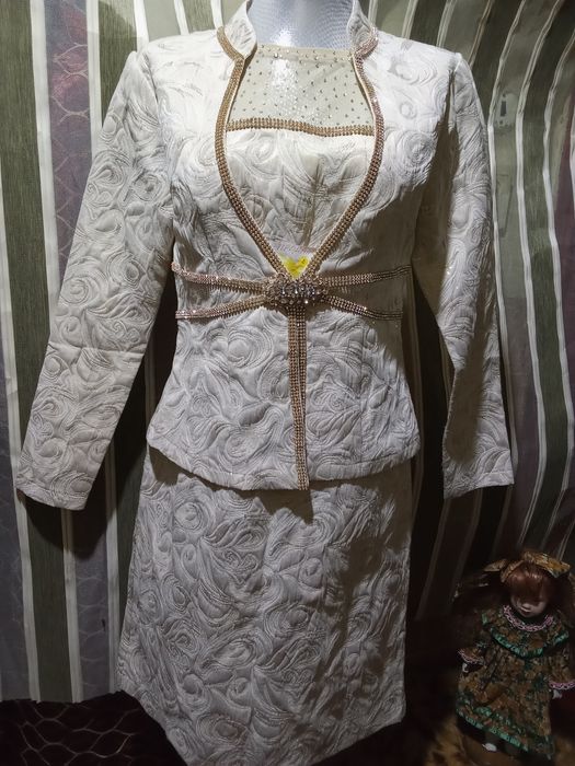 Женские платья 46 размер состояние отличное