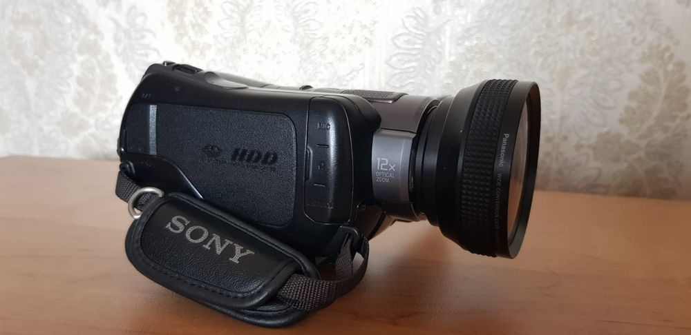 Продам видеокамеру Sony HDR-SR12E. 120 GB.