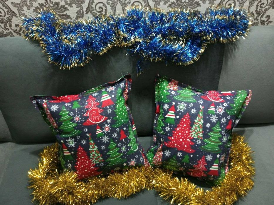 Декоративные  новогодние подушки