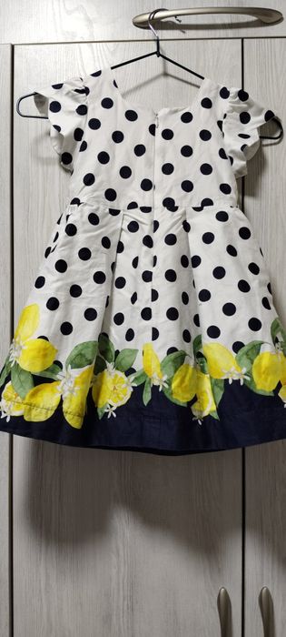 Фирменные вещи на девочку 4-5 лет.