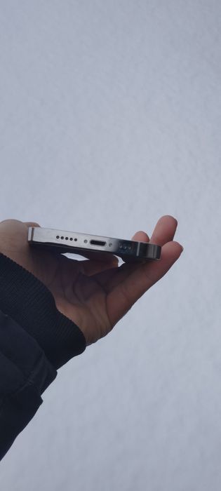 Iphone 13 pro holati zo’r sastayanasi narmalni hech joyi alishmagan ar