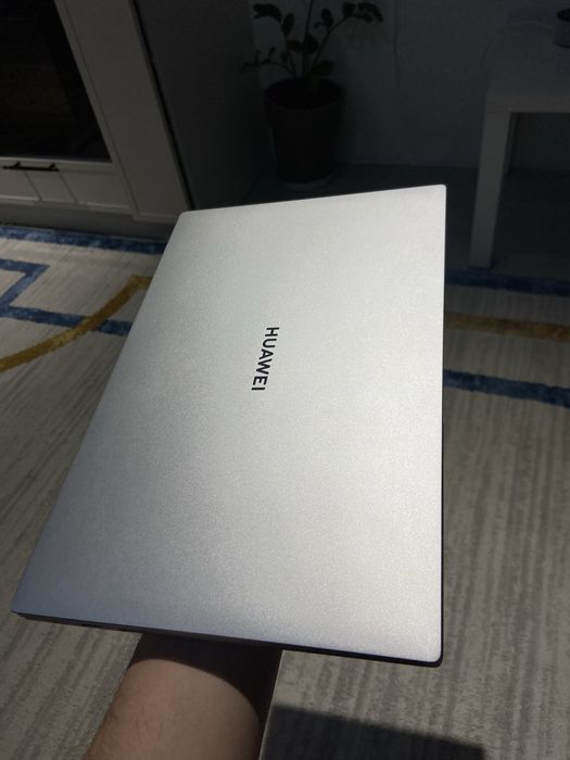 Мощный ноутбук Huawei