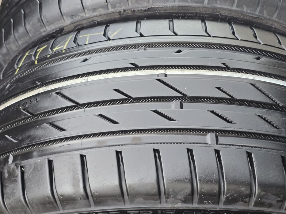 225 35 19  nokian 2 бр.
