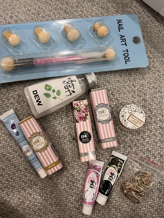 Продам материал для работы маникюра,ногтей