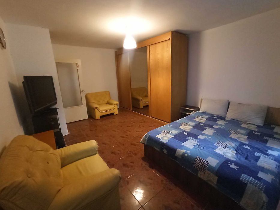 Proprietar - inchiriez garsoniera - zona Costin Georgian, sector 3